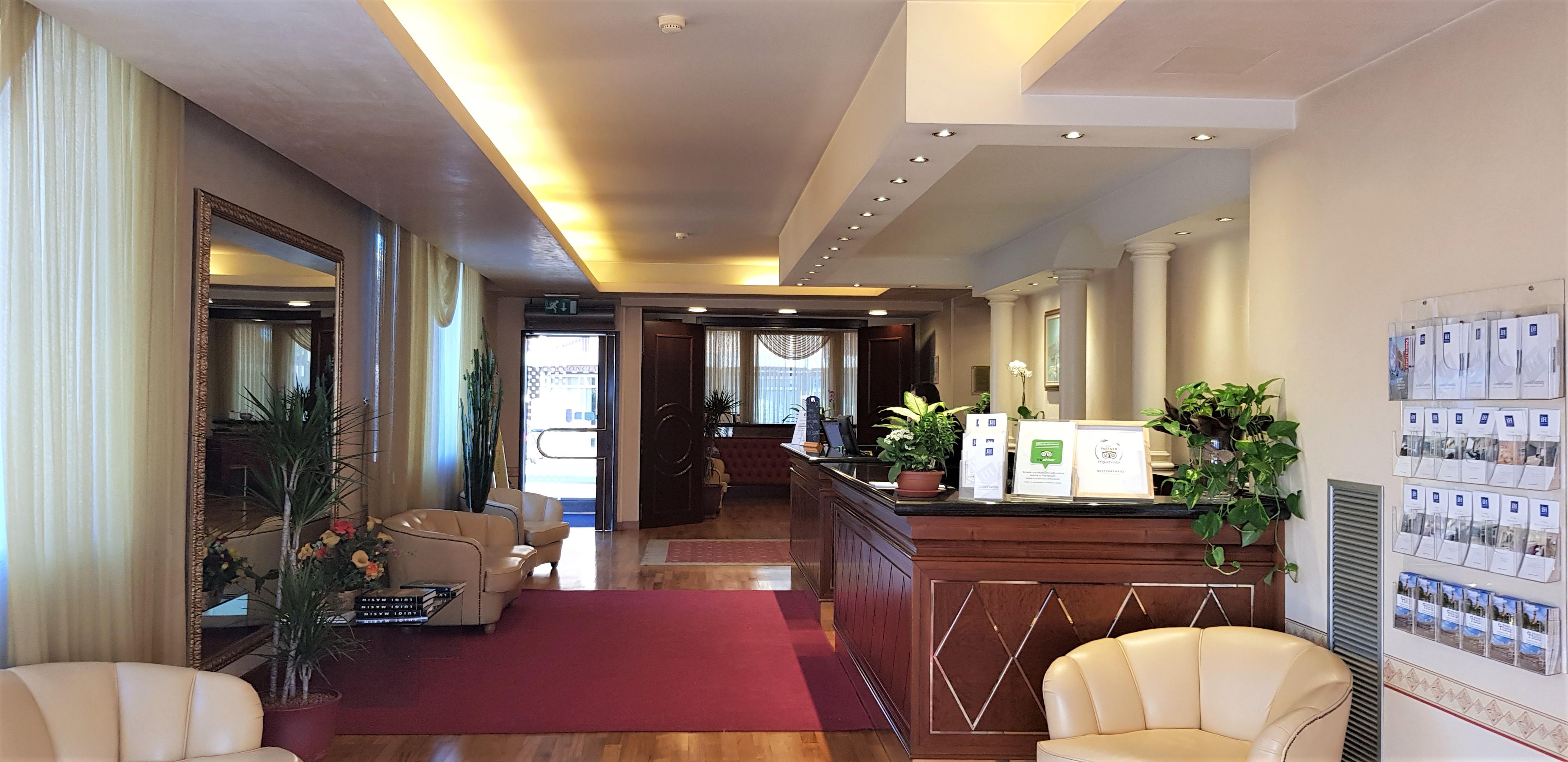 Ih Hotels Padova Admiral エクステリア 写真